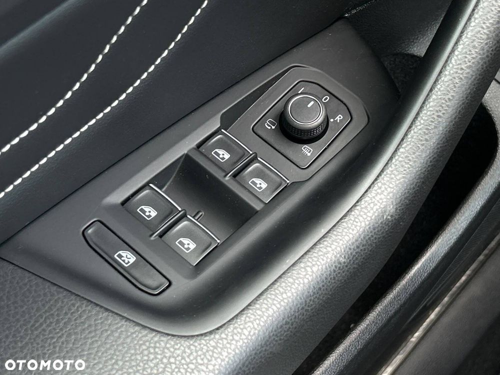 Volkswagen Passat 1.5 TSI EVO Elegance DSG - 20