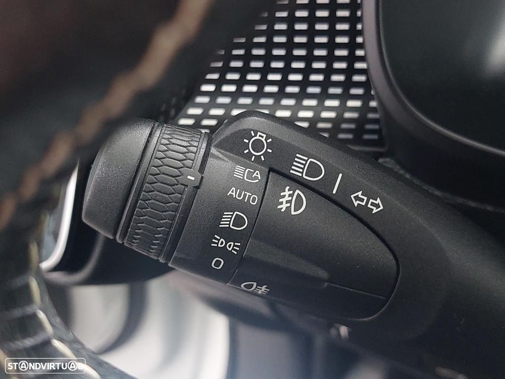 Volvo XC 40 1.5 T2 Momentum Plus - 29