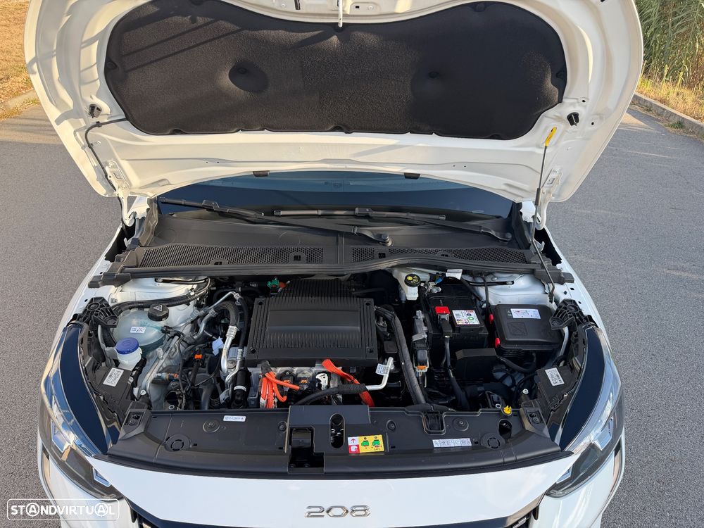 Peugeot e-208 Allure Pack - 27