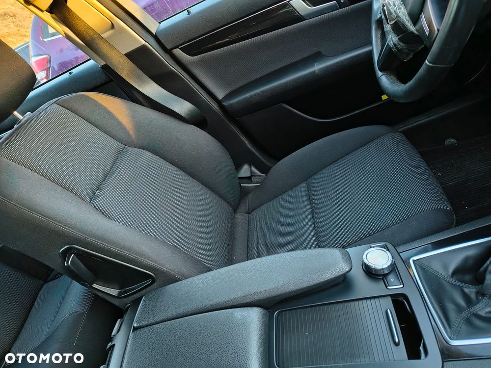 Mercedes-Benz Klasa C 180 CGI BlueEFFICIENCY - 21