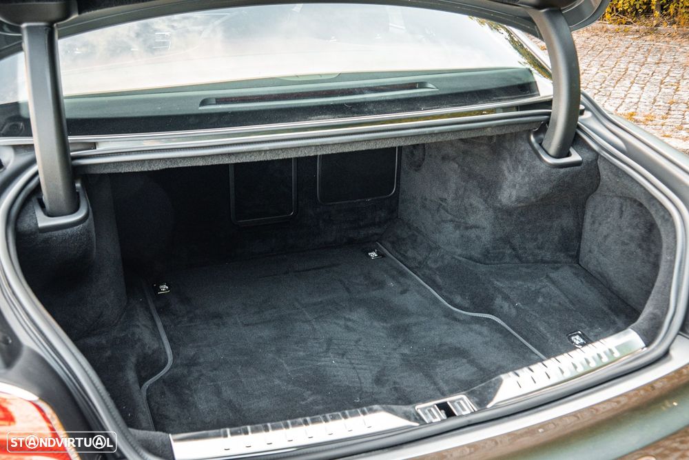 Bentley Flying Spur W12 - 36