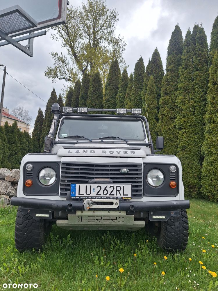 Land Rover Defender - 2