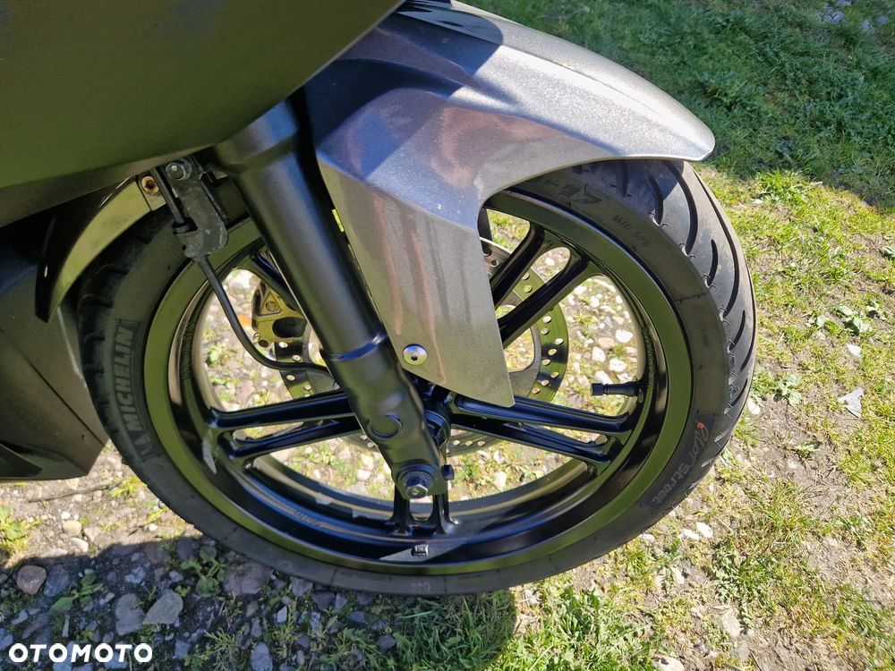 Yamaha R125 - 11