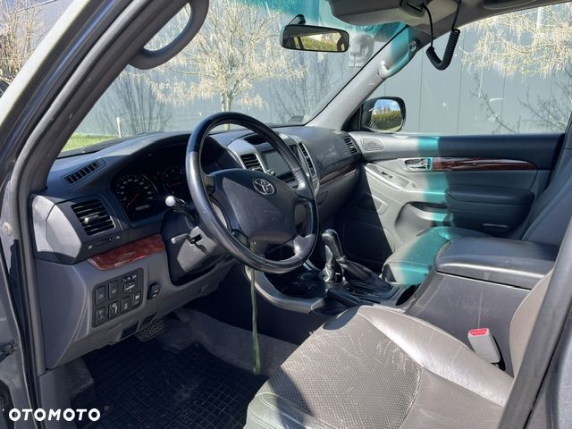 Toyota Land Cruiser - 17