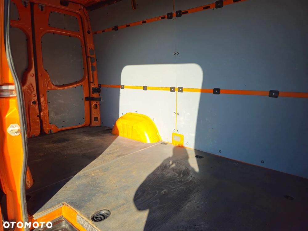 Volkswagen CRAFTER 2.0 tdi TYLKO 169tyś km - 24