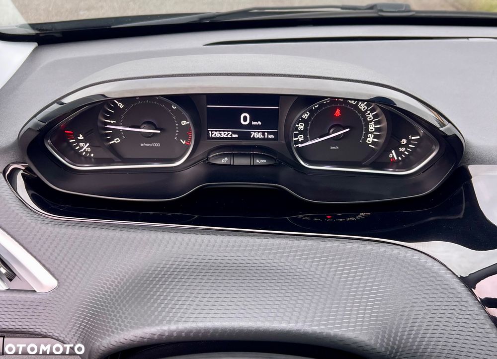 Peugeot 208 82 PureTech Style - 17