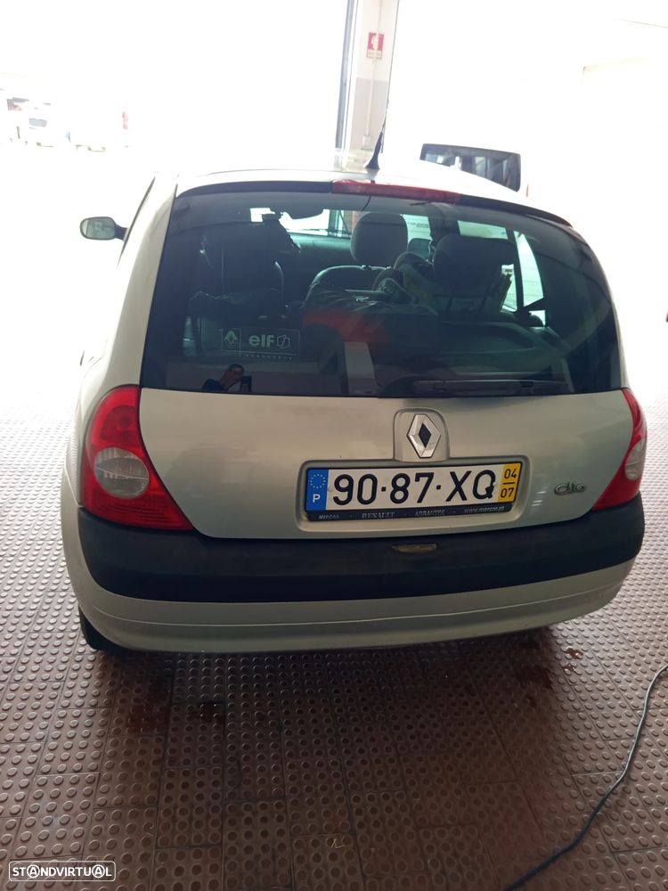 Renault Clio - 7