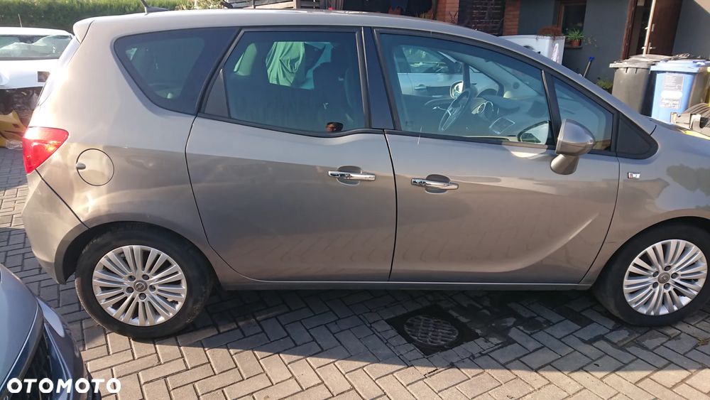 Opel Meriva - 11
