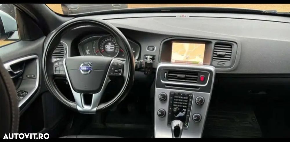 Volvo V60 D4 Momentum - 17