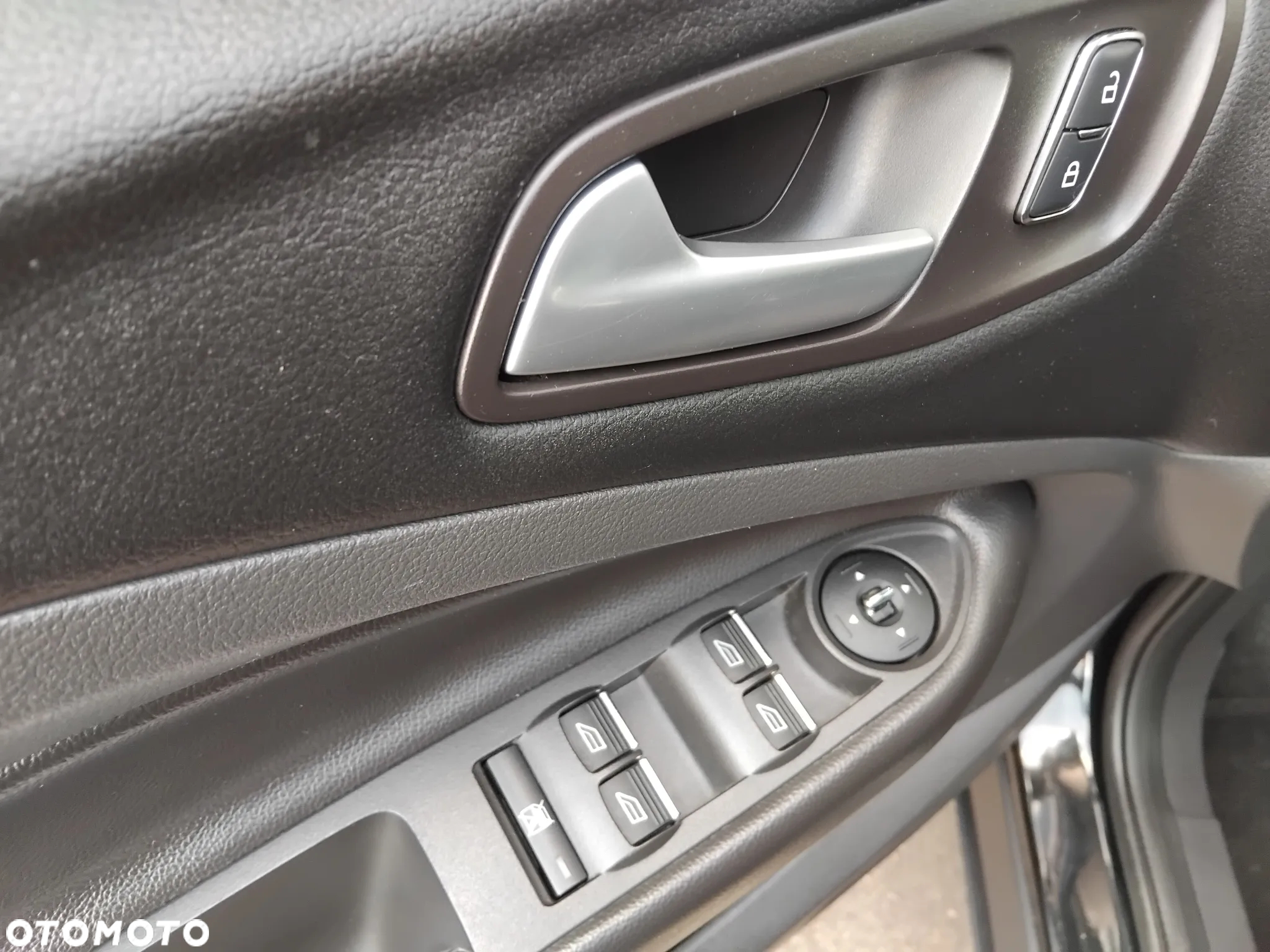 Ford Kuga - 7