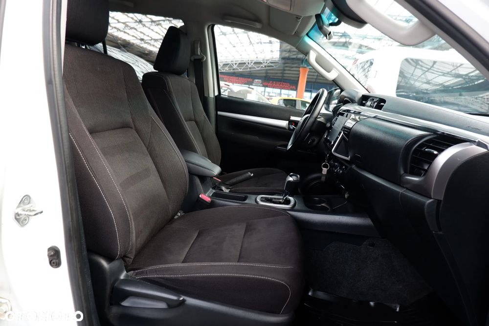 Toyota Hilux 2.4 D-4D Double Cab SR 4x4 - 11