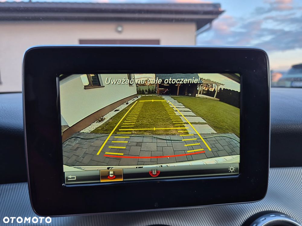 Mercedes-Benz GLA 180 (CDI) d 7G-DCT AMG Line - 17