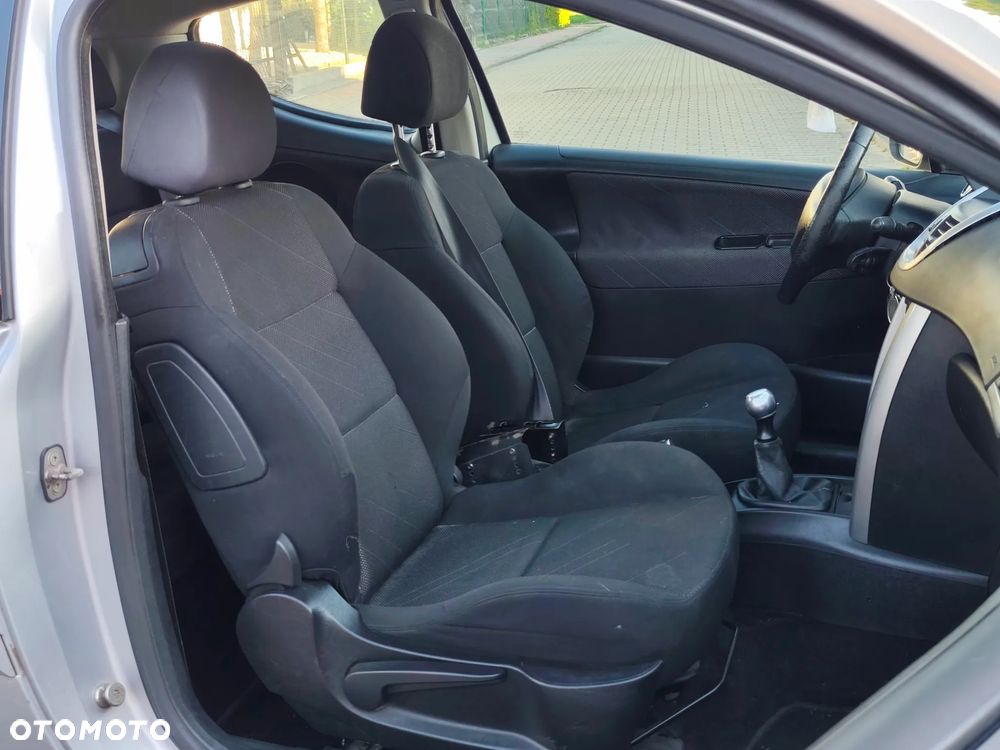 Peugeot 207 90 HDi FAP (Blue Lion) Sport - 13