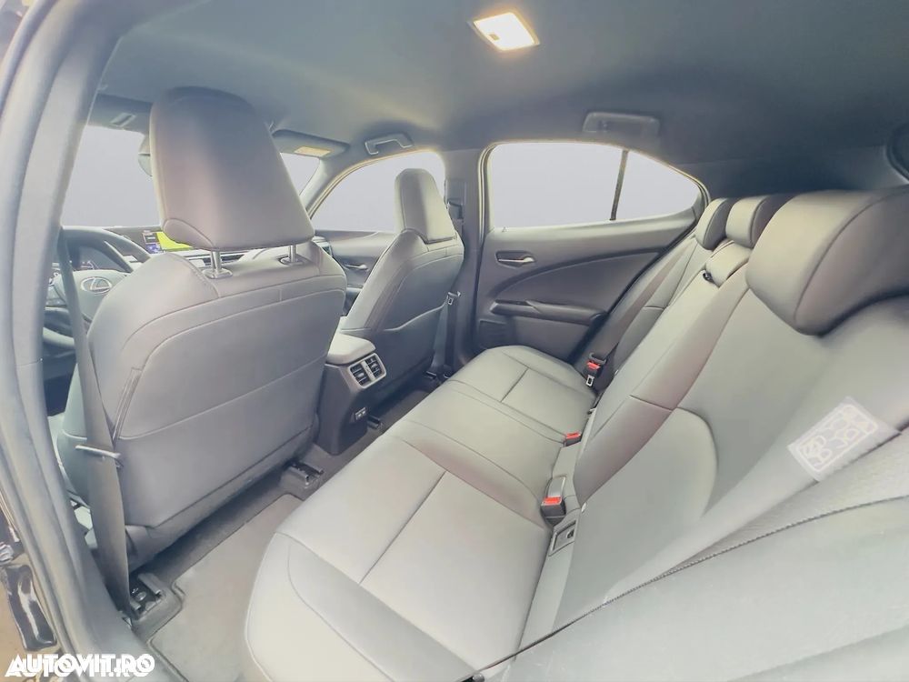 Lexus UX 250h Executive Line - 14