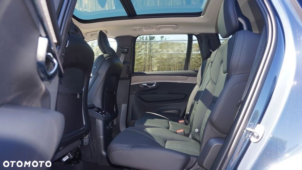 Volvo XC 90 T8 AWD Plug-In Hybrid Ultra Dark 7os - 8