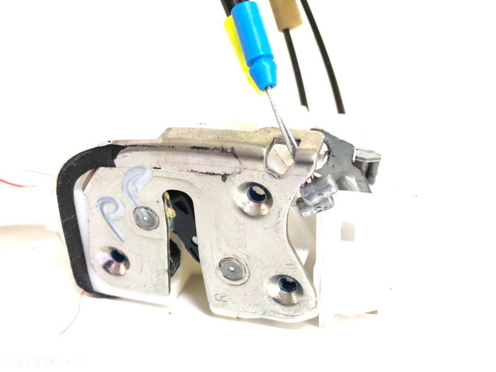 ZAMEK DRZWI PRAWY PRZÓD  MITSUBISHI ASX (GA_W_) 2009 - 2022 1.6 MIVEC 86 kW [117 KM] benzyna 2010 - - 3