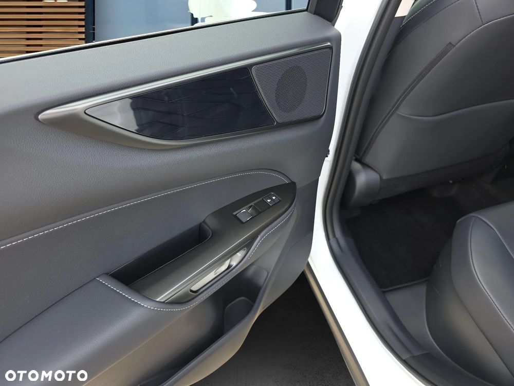 Lexus NX - 28