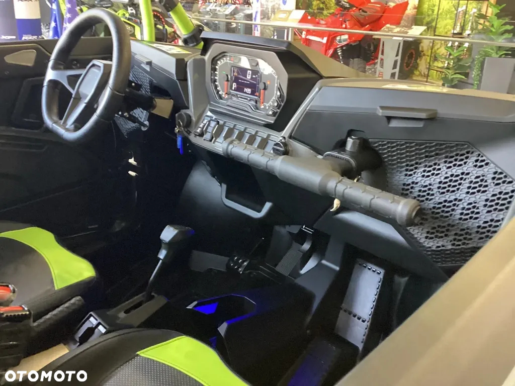 Polaris RZR - 8