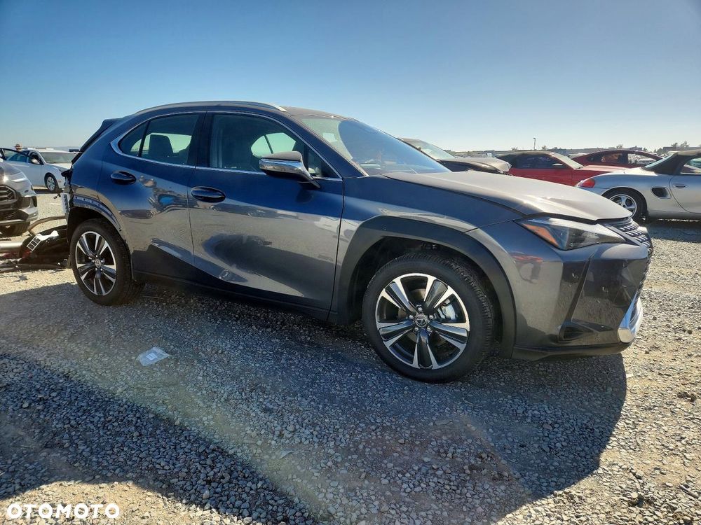 Lexus UX 300h - 5