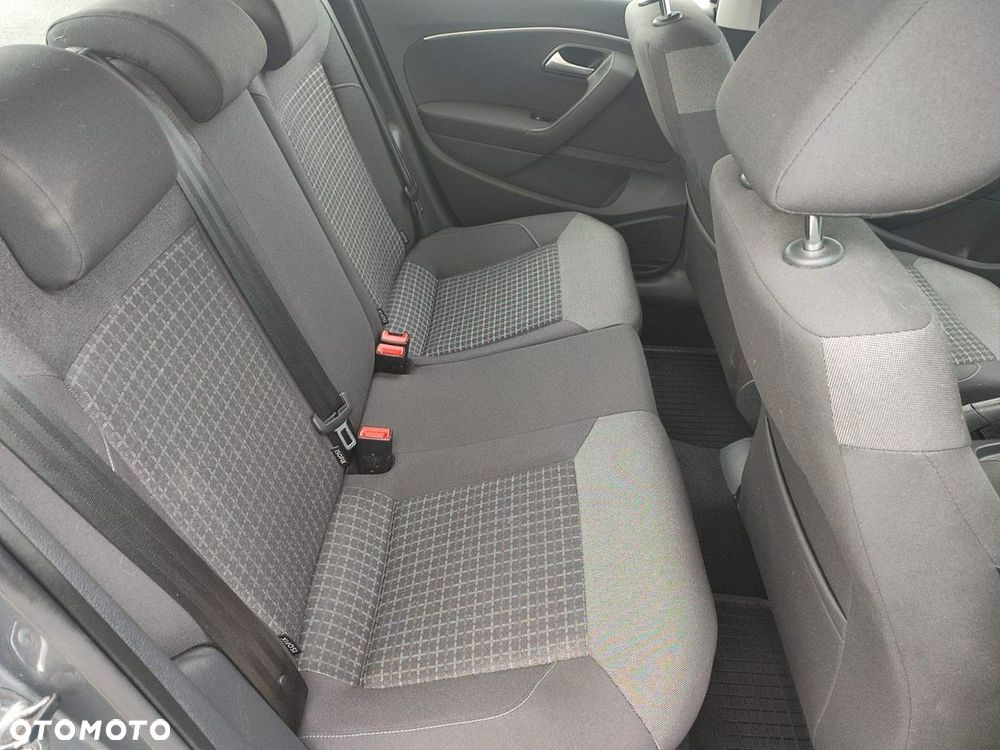Volkswagen Polo - 14