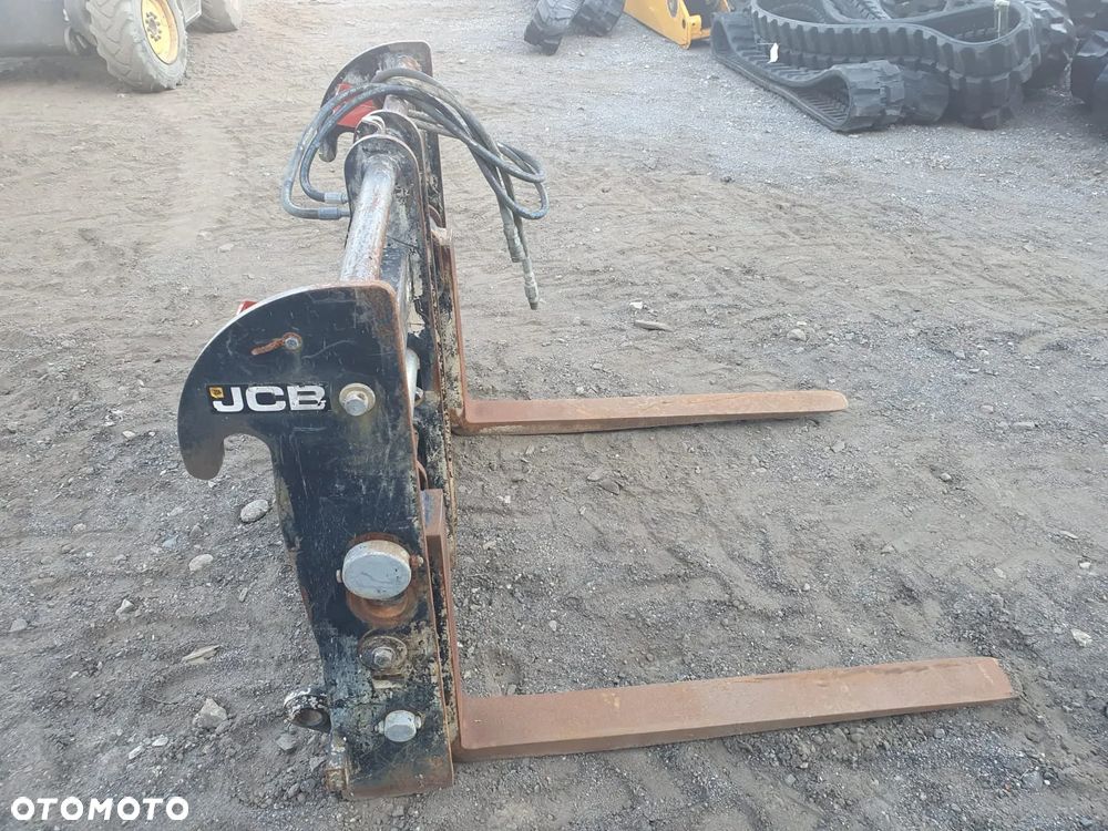 Przesuw boczny hydrauliczny z widłami używany ORYGINALNY JCB - 4