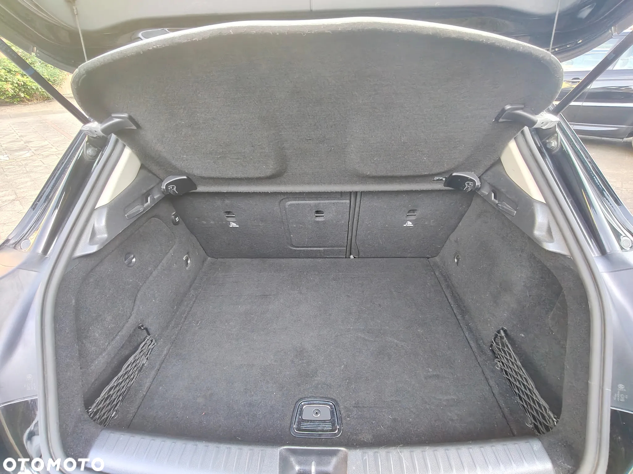 Mercedes-Benz GLA 200 7G-DCT Style - 27