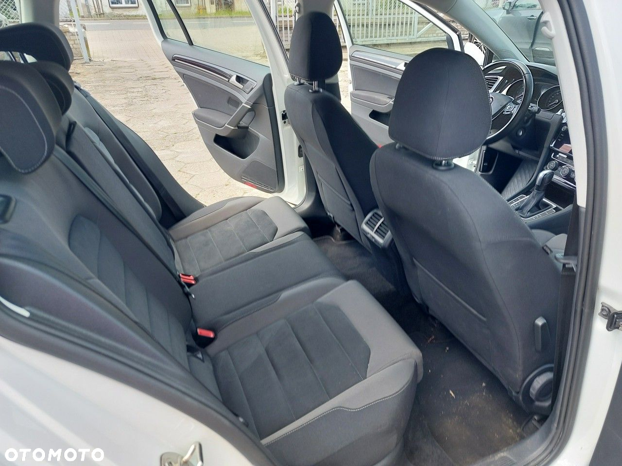 Volkswagen Golf - 12