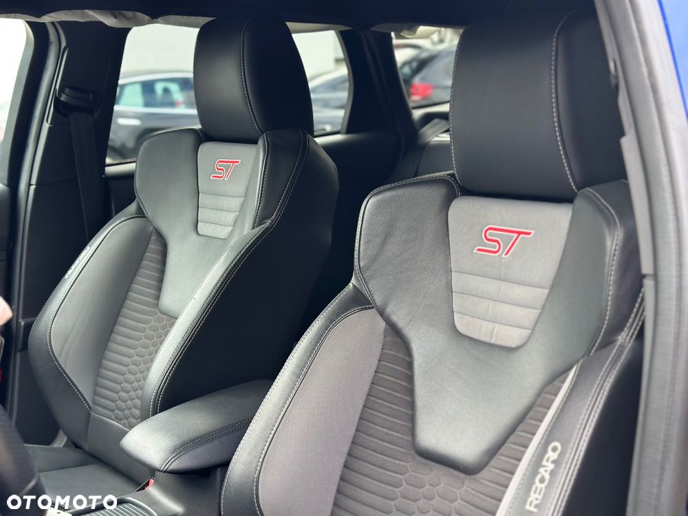 Ford Focus 2.0 EcoBoost ST mit Leder-Sport-Paket - 19