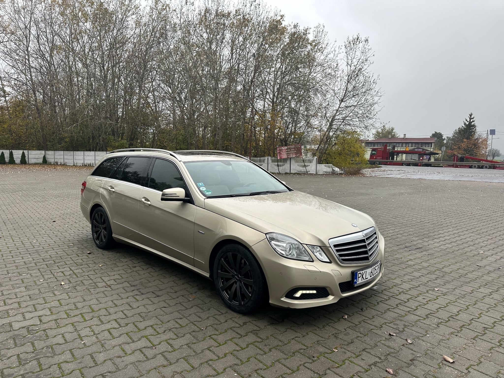 Mercedes-Benz Klasa E 350 CDI 4-Matic BlueEff Avantgarde - 3