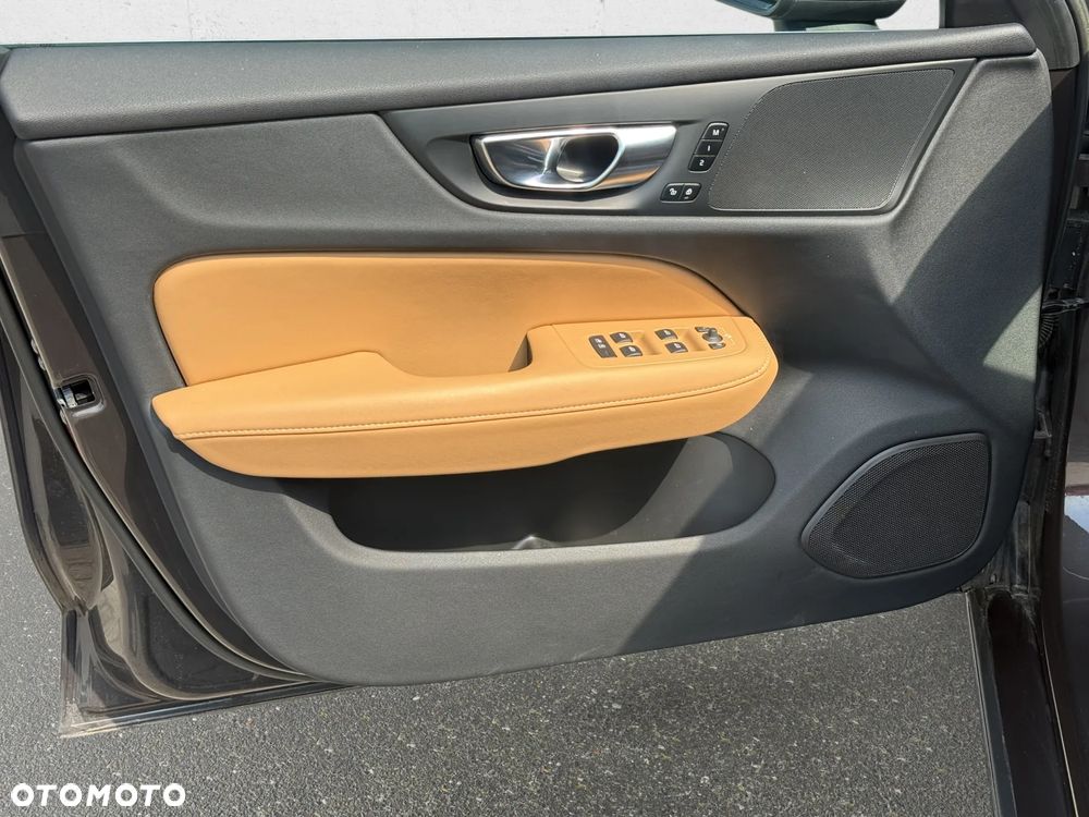 Volvo V60 B5 B AWD Plus Bright - 12