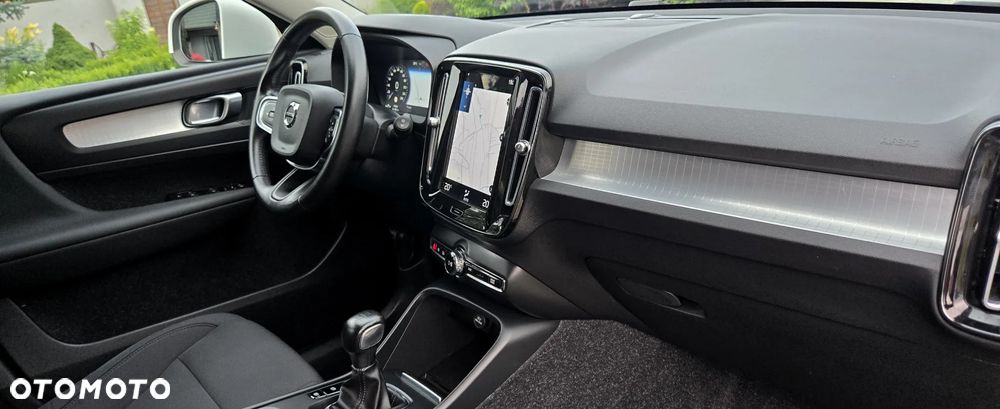 Volvo XC 40 T3 Momentum Pro - 13