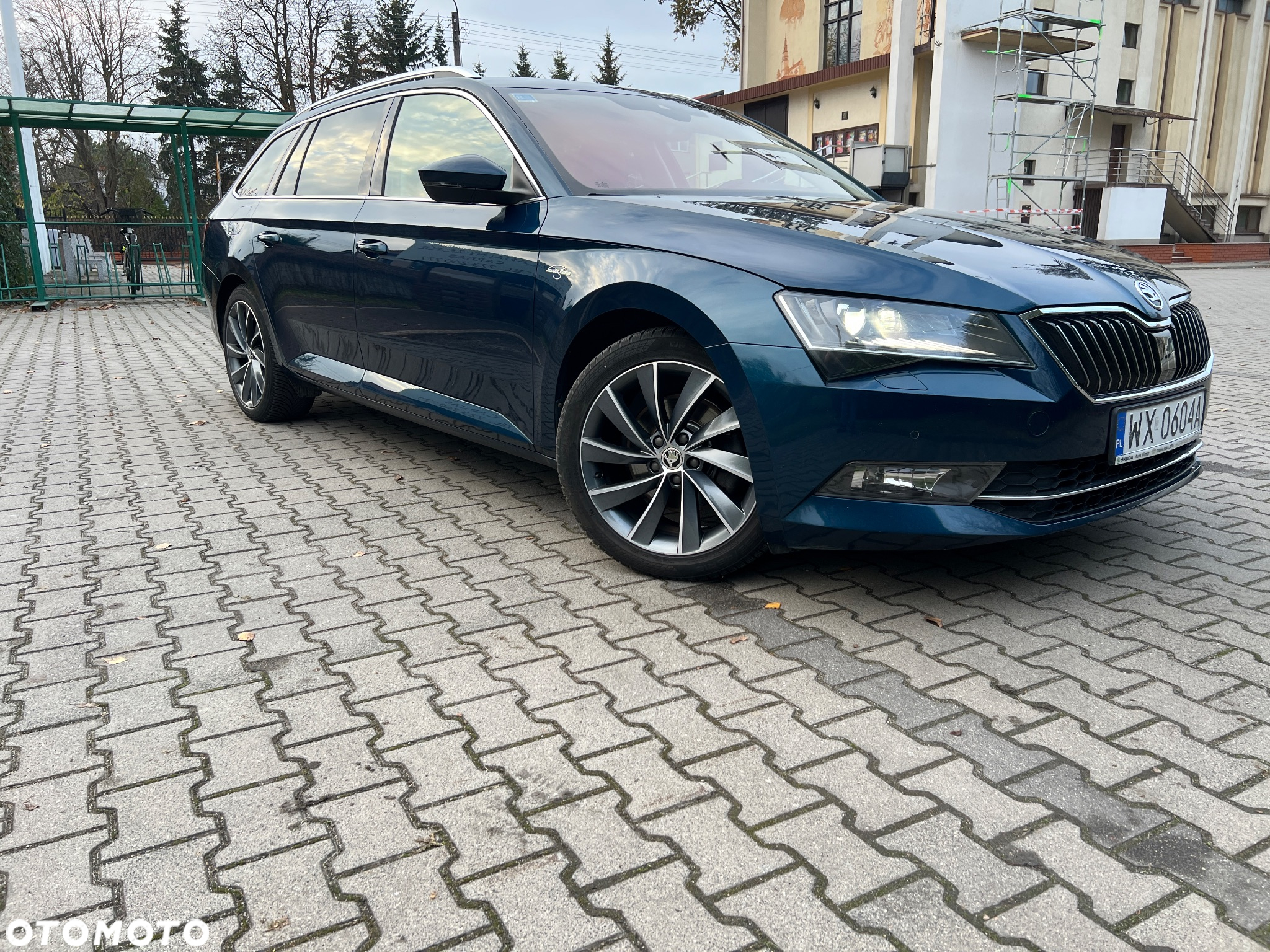 Skoda Superb 1.8 TSI L&K DSG - 7
