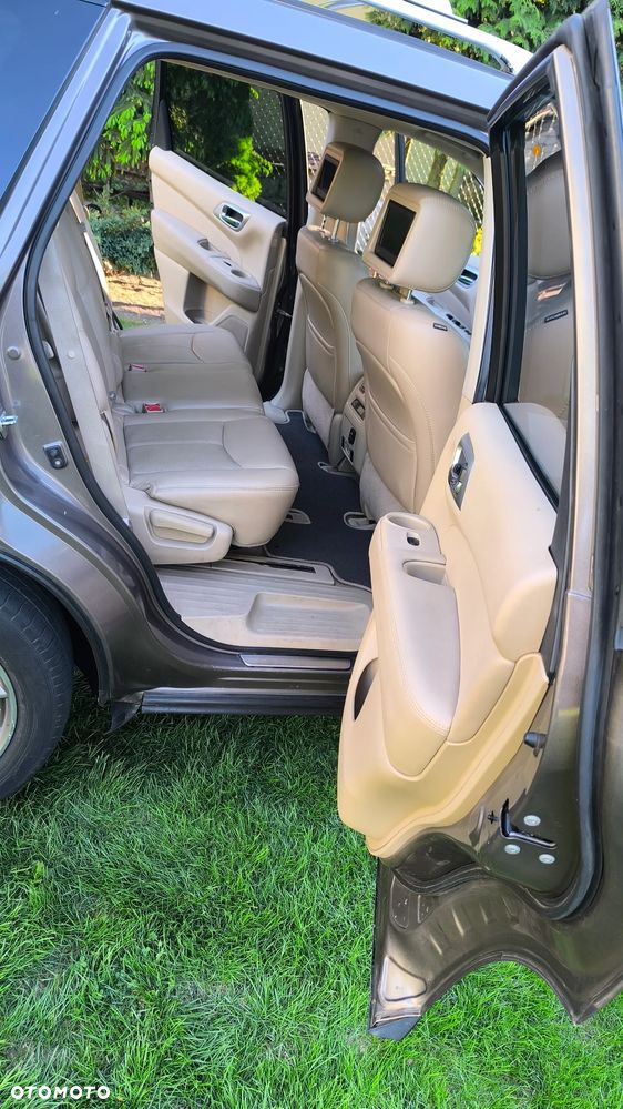 Nissan Pathfinder - 38