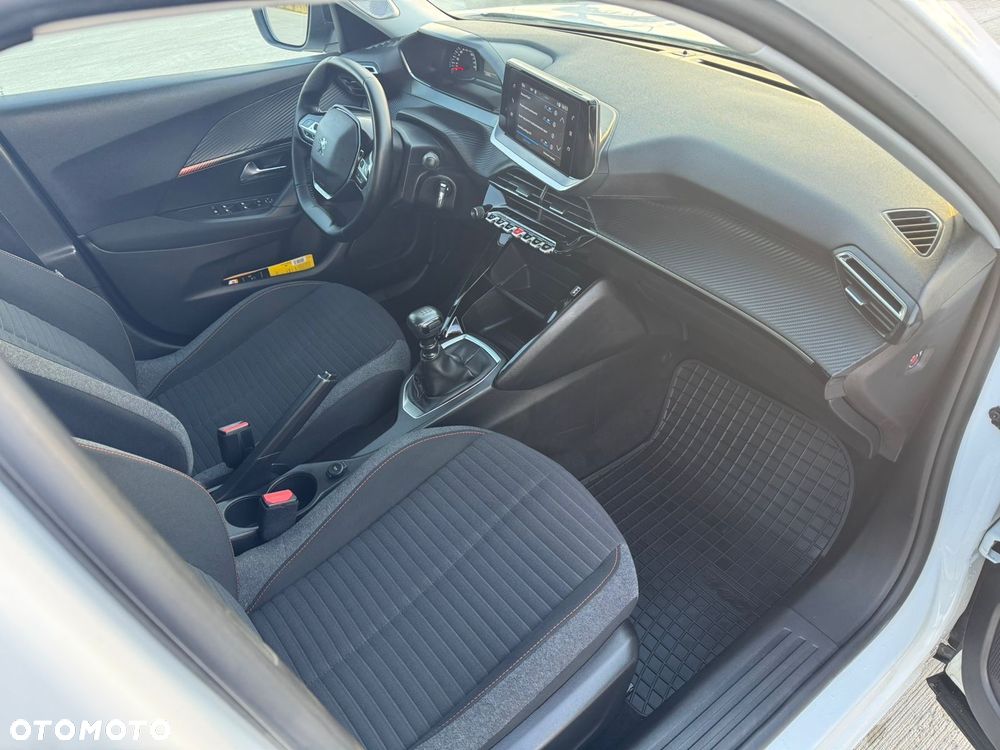 Peugeot 2008 1.5 BlueHDi Allure S&S - 28