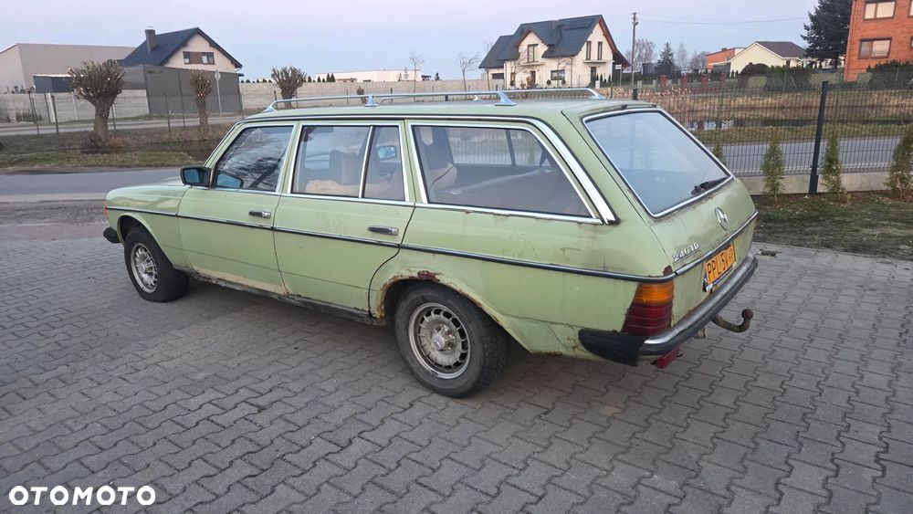 Mercedes-Benz W123 - 2