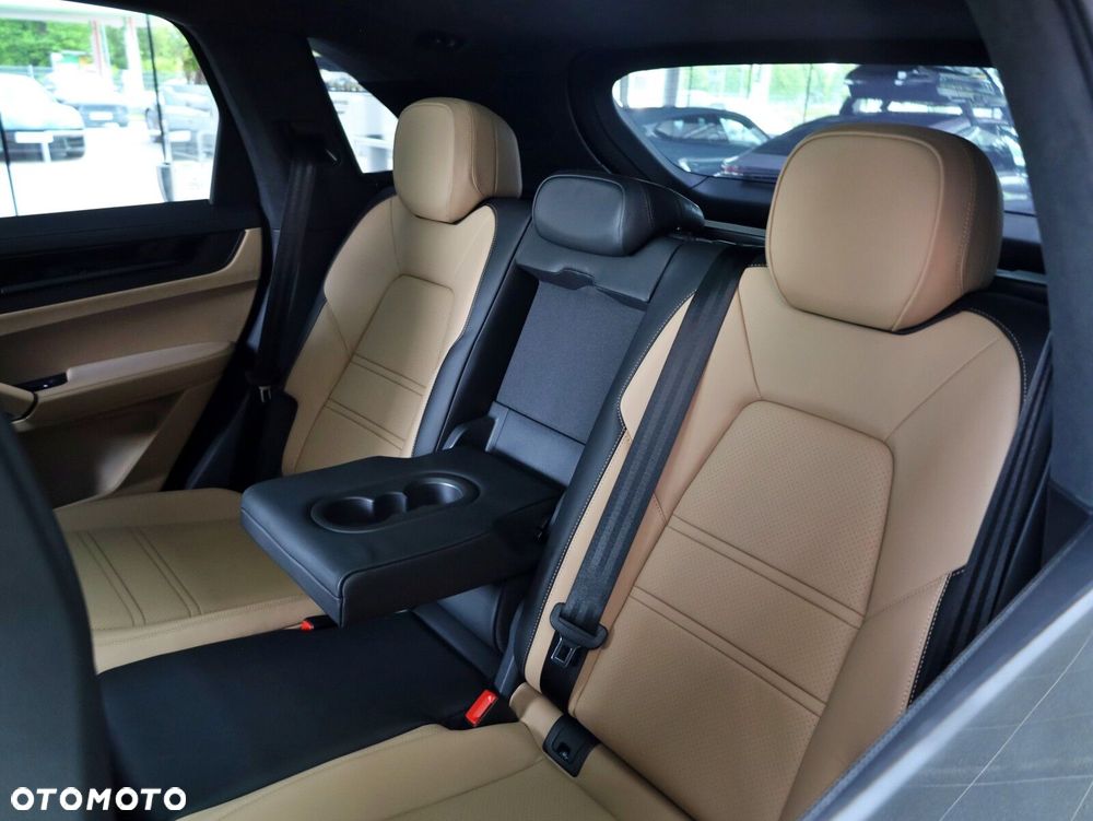 Porsche Cayenne - 13