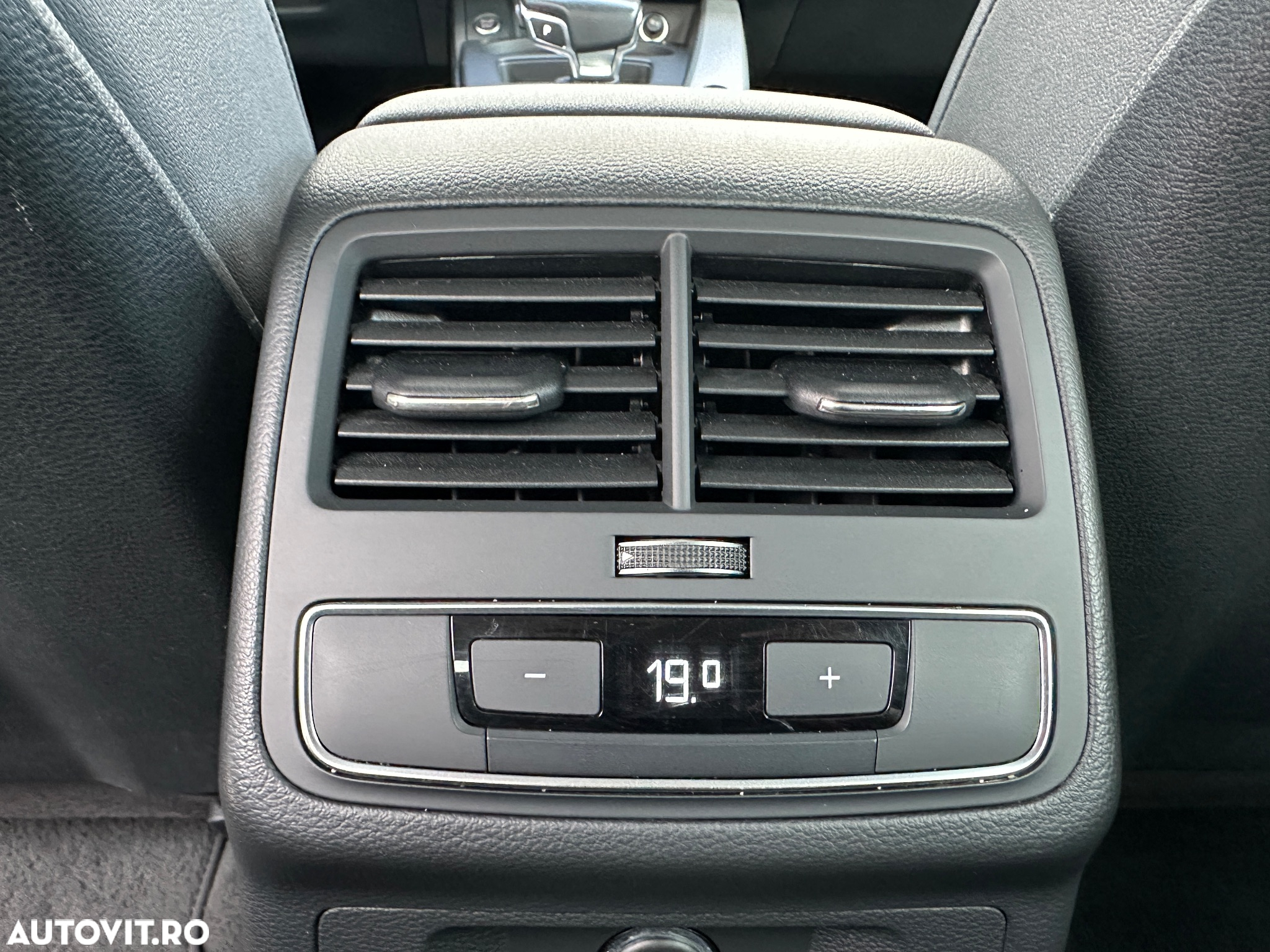 Audi A4 40 TDI quattro S tronic S line - 10