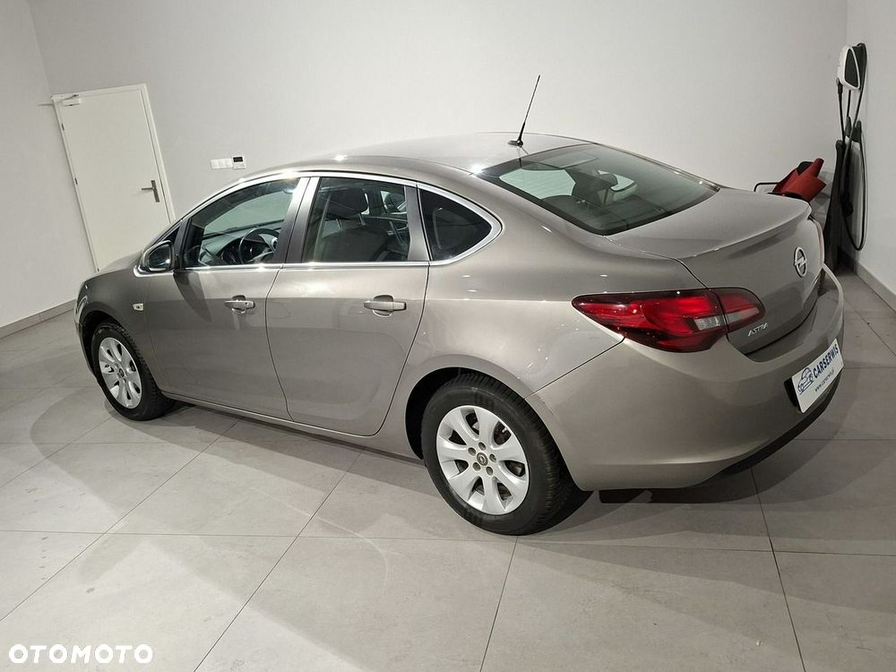Opel Astra - 8