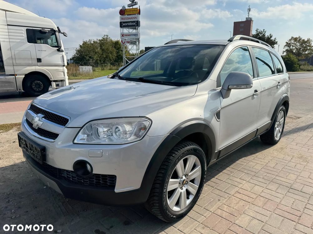 Chevrolet Captiva 2.0 d LT medium - 3