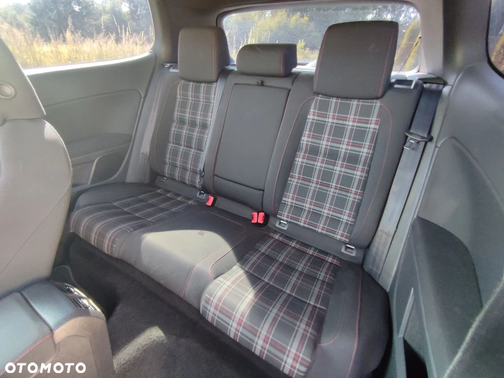 Volkswagen Golf 2.0 GTI DSG - 22