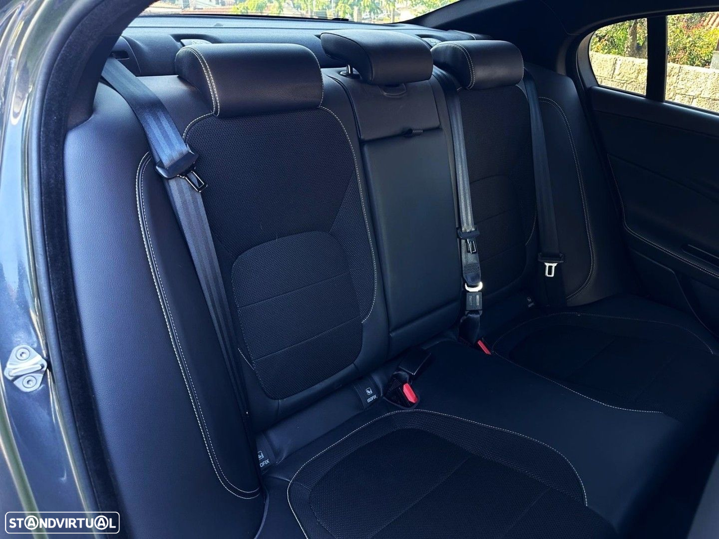 Jaguar XE 2.0 D R-Sport Aut. - 38