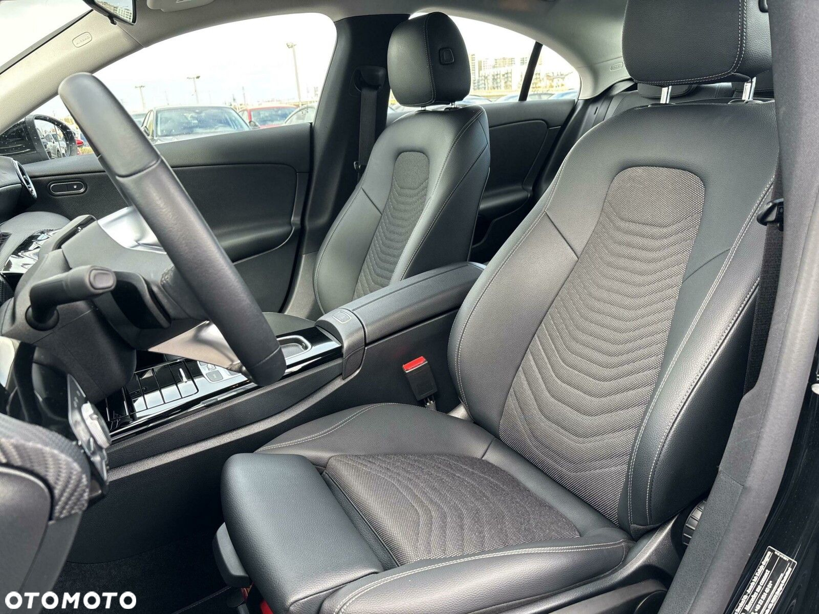 Mercedes-Benz CLA 200 Progressive 7G-DCT - 12