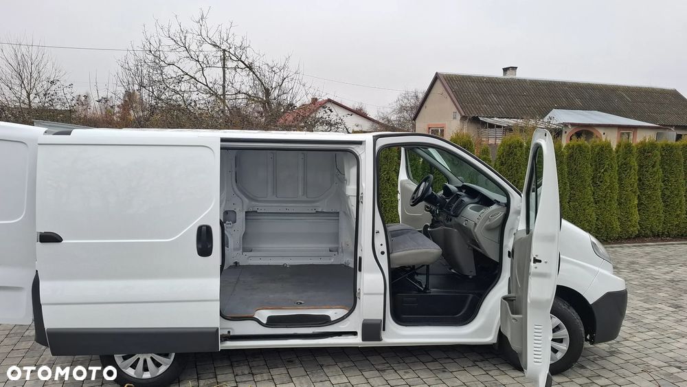 Renault Trafic - 25