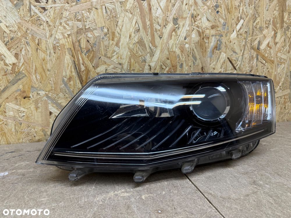 LAMPA LEWA XENON LED SKODA OCTAVIA III 5E1941015B - 17