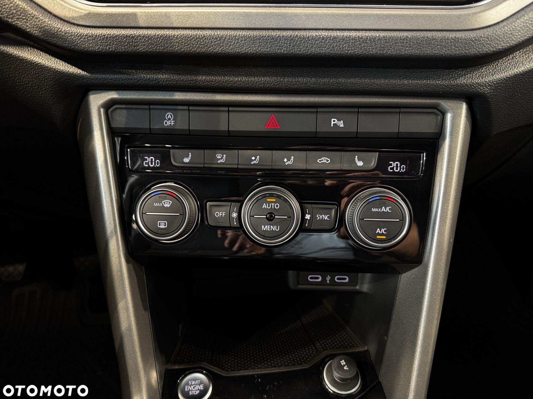 Volkswagen T-Roc - 24