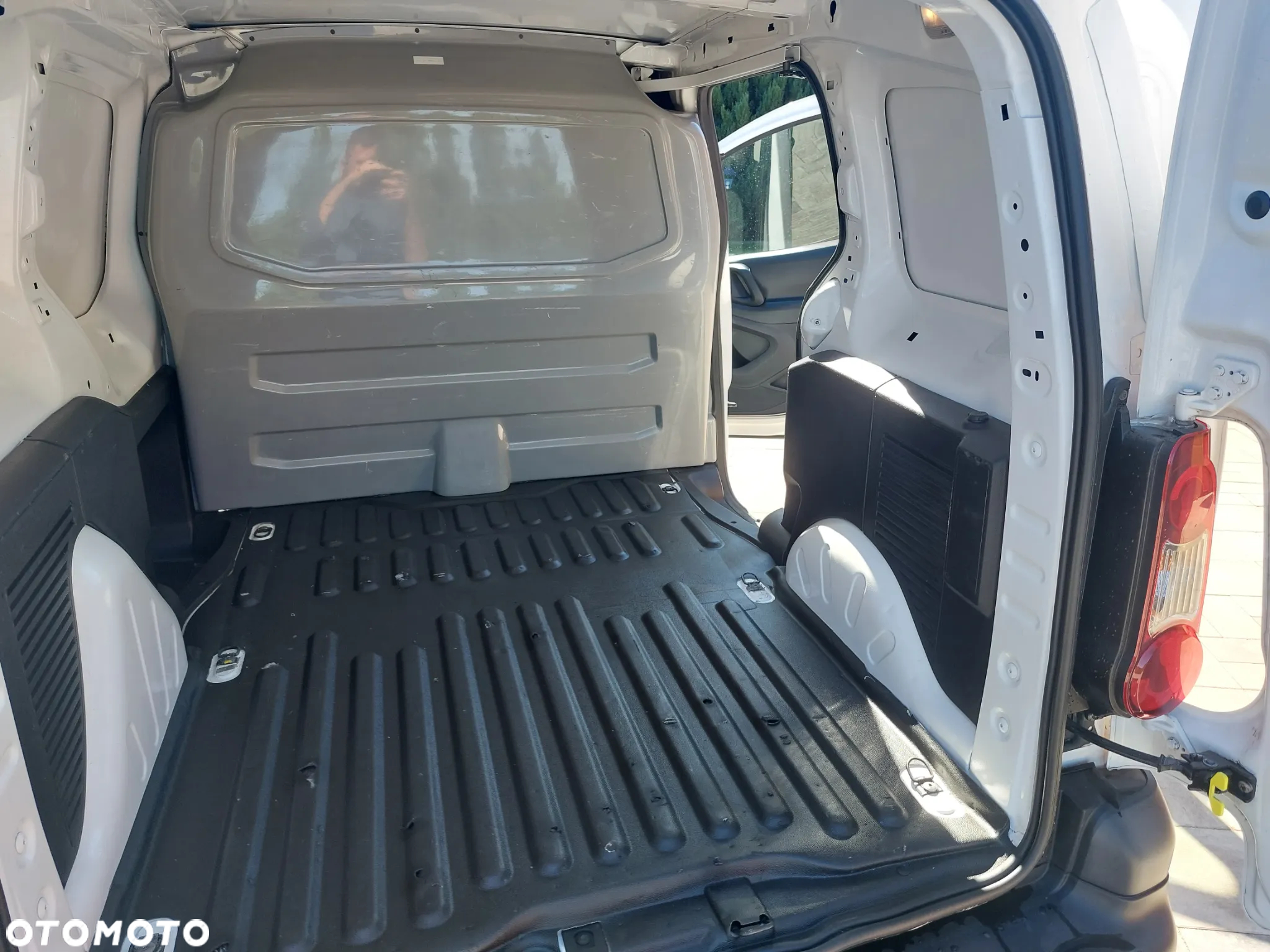 Peugeot Partner 1.6 BlueHDi L2 Pro (bryg.) - 19