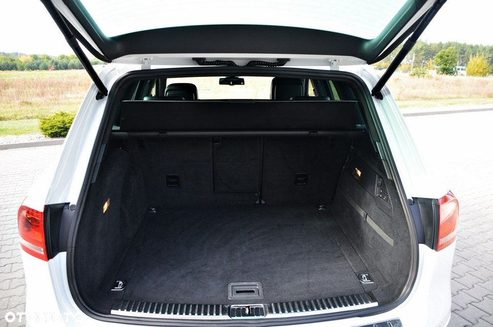 Volkswagen Touareg - 17