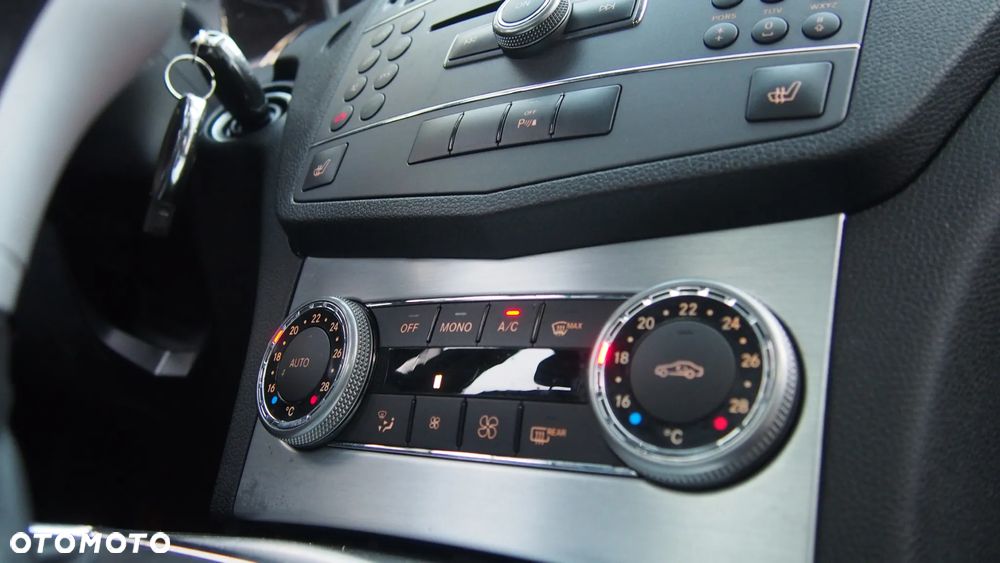 Mercedes-Benz Klasa C 180 Kompressor BlueEFFICIENCY Elegance - 6