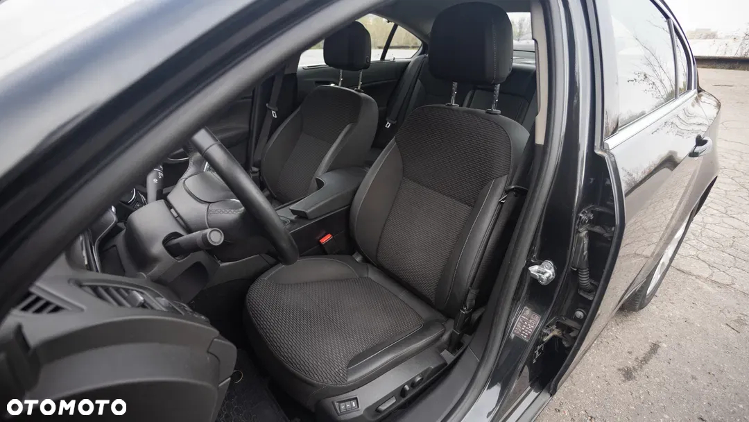 Opel Insignia 2.0 CDTI Cosmo S&S - 17