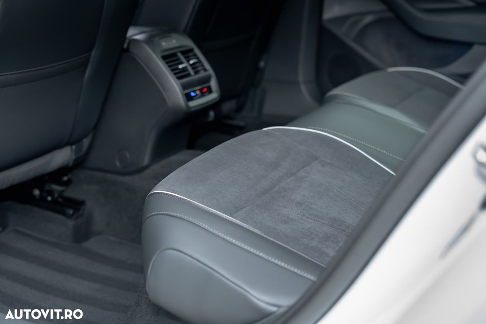 Volkswagen Passat 2.0 TDI SCR DSG Elegance - 37